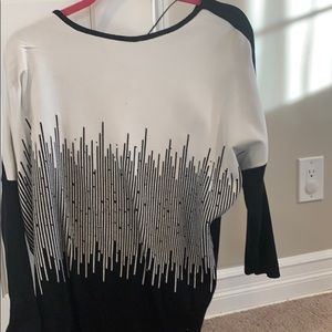 Sweater black and white